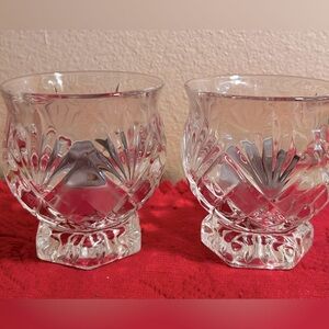Set/2 candleholders with tea lights.